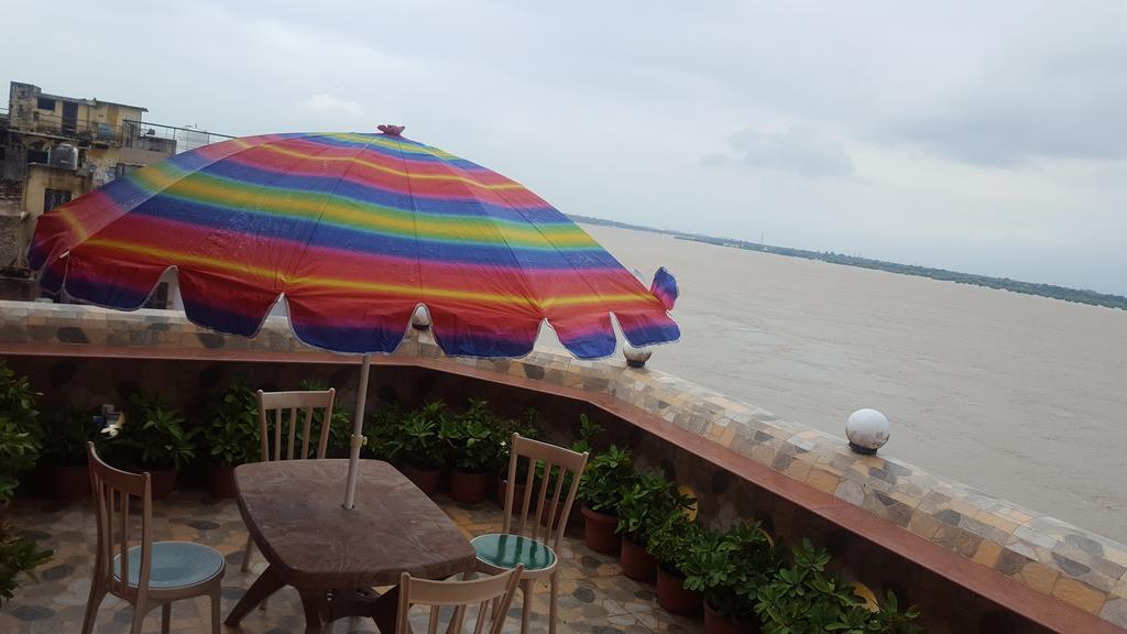 Shiva Ganges View Guest House Varanasi Exterior photo